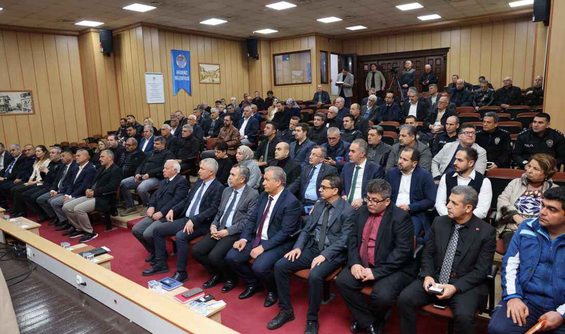 Akdeniz Kaymakamı ve Belediye