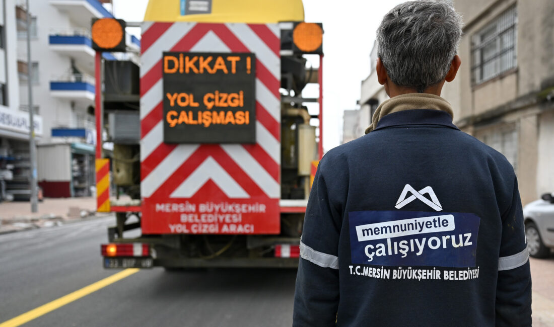 Mersin Büyükşehir Belediyesi ekipleri;