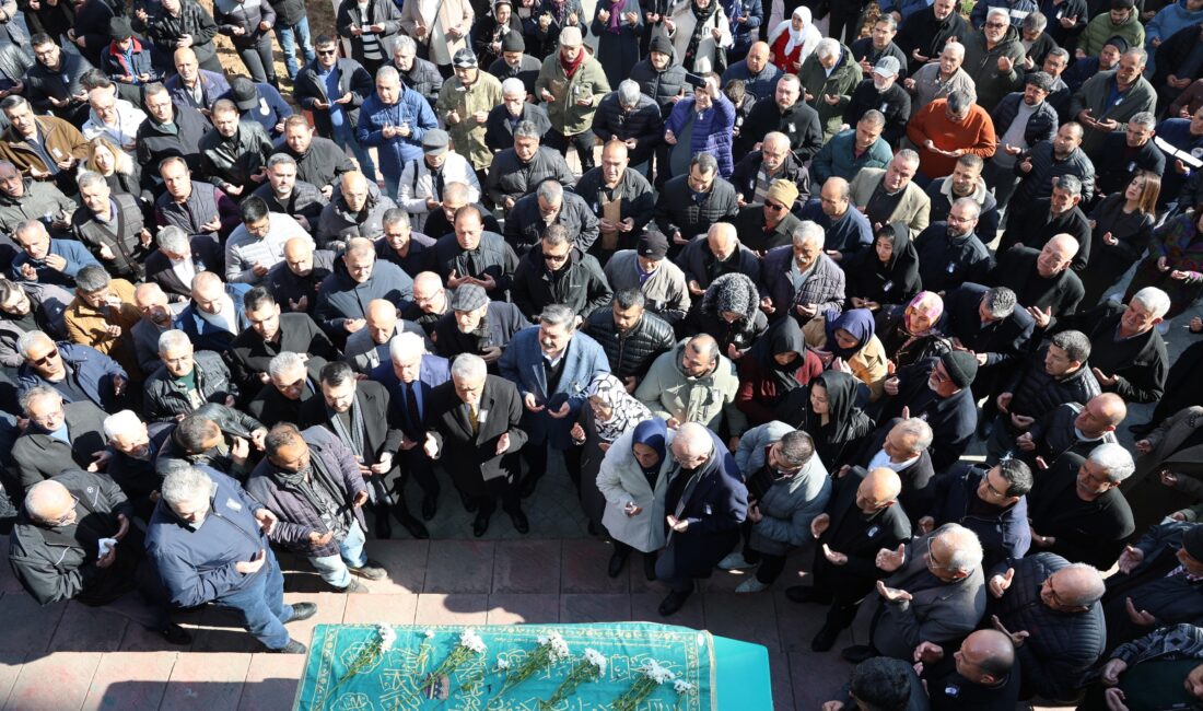 BELEDİYE MECLİS ÜYESİ ATİLA PARLAK SON YOLCULUĞUNA UĞURLANDI Tedavi gördüğü hastanede hayatını