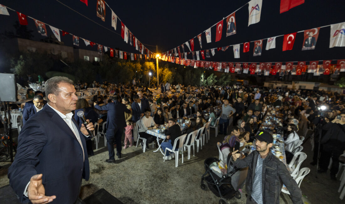 BAŞKAN SEÇER VE MERAL SEÇER, ÜNİVERSİTE ÖĞRENCİLERİ İLE BİRLİKTE İFTAR YAPTI Mersin Büyükşehir Belediye Başkanı