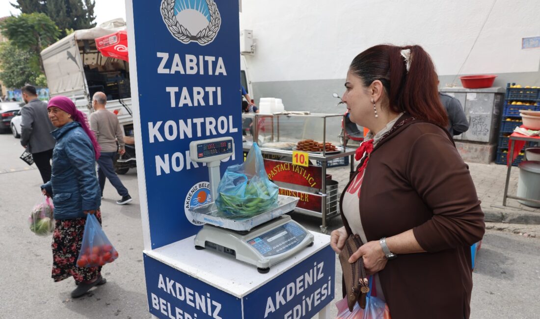 Akdeniz Belediyesi Zabıta ekipleri,