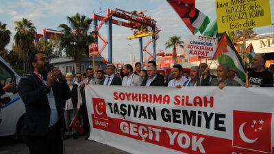 “Soykırıma Silah Taşıyan Gemiye Geçit Yok!”