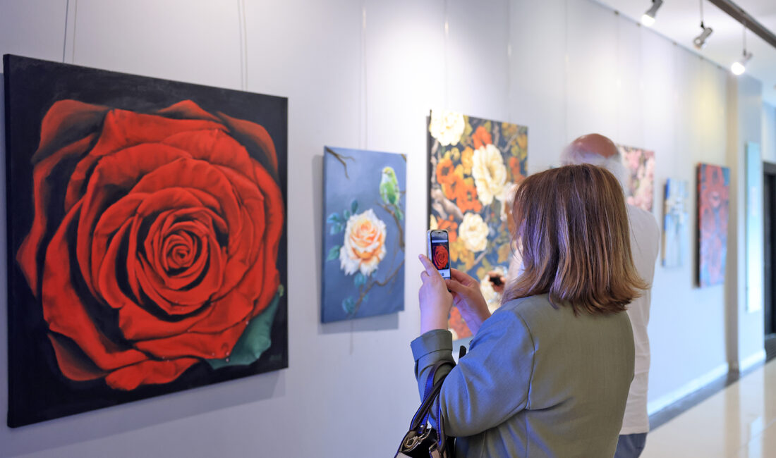 Sanatçı Dilek Küçükyılmaz, ilk