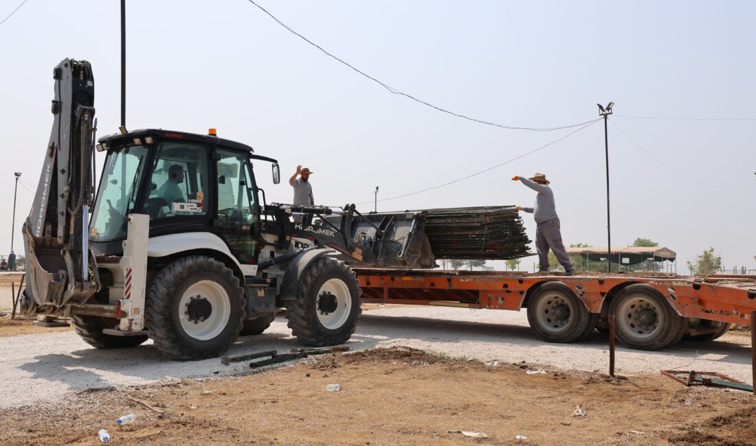 TOROSLAR’DA KURBAN SATIŞ ALANI TEMİZLENDİ