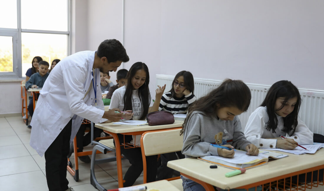 BÜYÜKŞEHİR KURS MERKEZLERİ, GENÇLERİN LİSE HAYALLERİNE IŞIK TUTTU Mersin Büyükşehir Belediyesi Sosyal