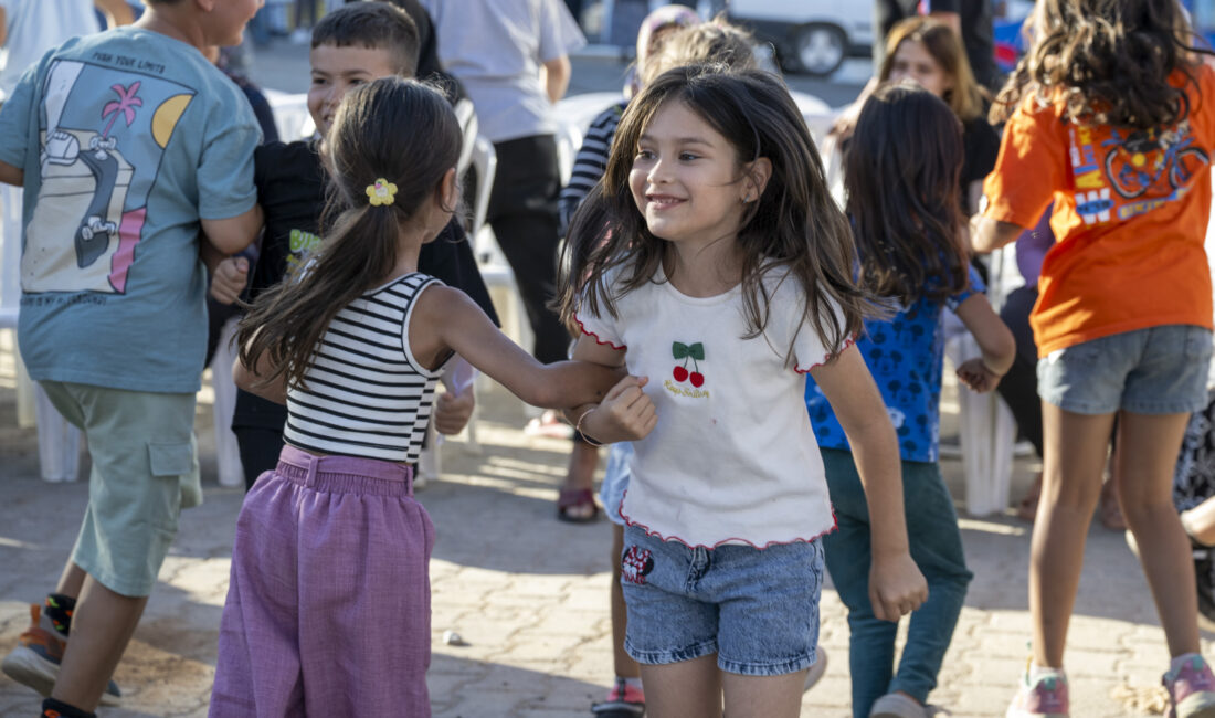 BÜYÜKŞEHİR, ANAMUR’UN MAHALLELERİNİ ŞENLİK ALANINA ÇEVİRDİ Anamur’dan Çamlıyayla’ya kadar, yurttaşların