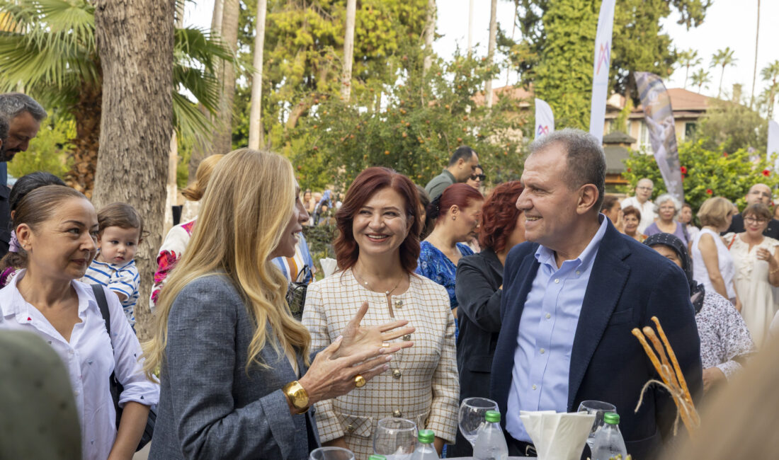 BAŞKAN SEÇER VE MERAL SEÇER ‘MERSİN DOKUMALARI KIYAFET SERGİSİ’NE KATILDI Türkiye Belediyeler Birliği (TBB)