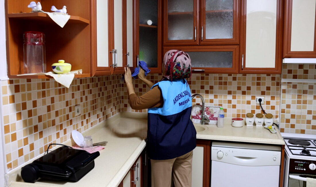 Akdeniz Belediyesi, Evde Temizlik Hizmetiyle Sosyal Destek Sağlıyor Akdeniz Belediyesi, sosyal belediyecilik