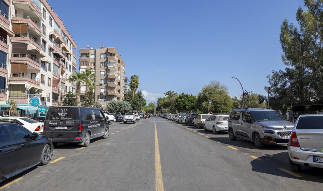 BÜYÜKŞEHİR’İN YOL YAPIM EKİPLERİ SİLİFKE ABDİ İPEKÇİ CADDESİ’Nİ YENİLEDİ Mersin Büyükşehir Belediyesi, Silifke