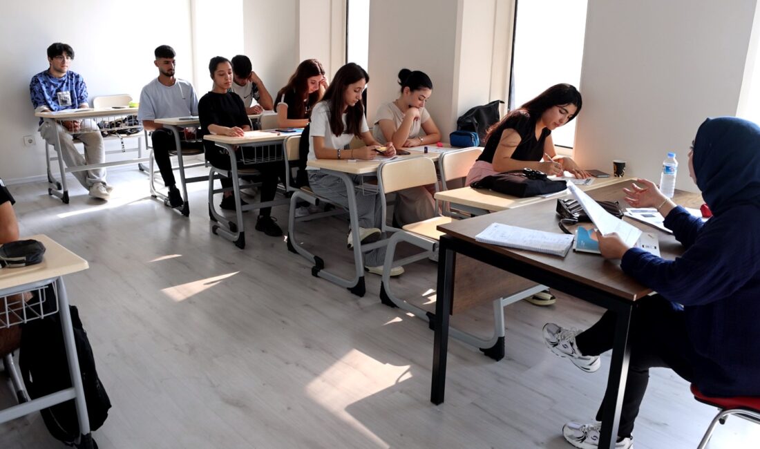 Akdeniz Belediyesi, gençlerin eğitim