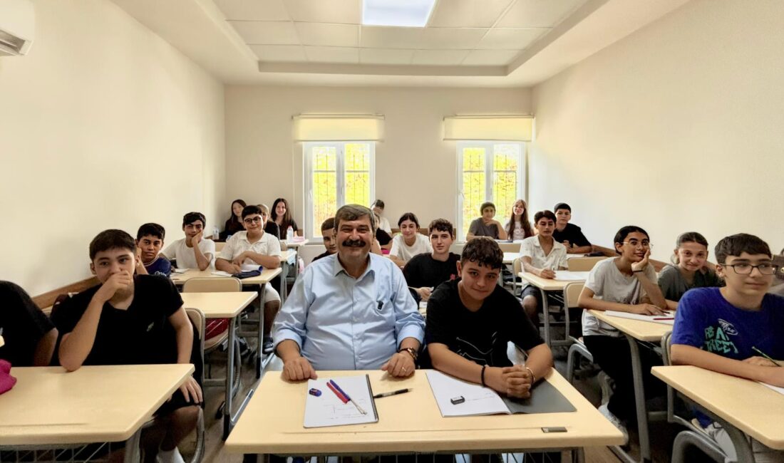 BAŞKAN YILDIZ’DAN EĞİTİME DESTEK: “GENÇLERİMİZİN YANINDAYIZ” Toroslar Belediye Başkanı Abdurrahman