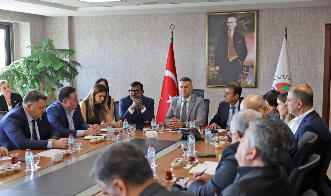 Singh: “Hedefimiz yükün Mersin’e gelmesi” Mersin Limanı’nda uygulanan yüksek