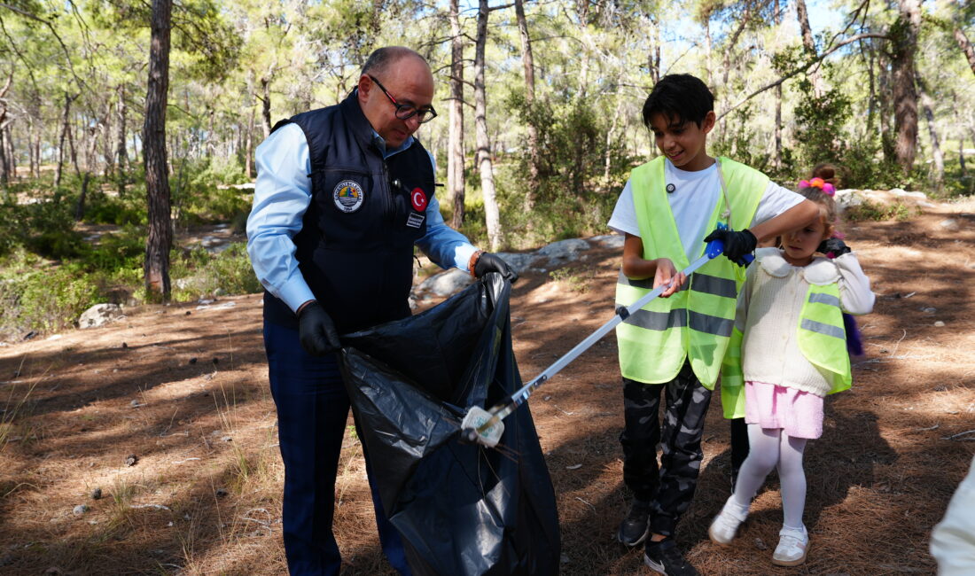 Takipçim Kadar Çöp Topluyorum: Aras ve Minik Doğa Müfettişleri Görev Başında Aras ve Erdemli Belediyesi’nin