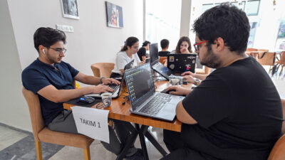 BÜYÜKŞEHİR’DEN GENÇLERE TEKNOLOJİ VE İNOVASYON DESTEĞİ