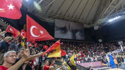 BAŞKAN SEÇER VE MERAL SEÇER, MSK-KARDITSA KARŞILAŞMASINI İZLEDİ