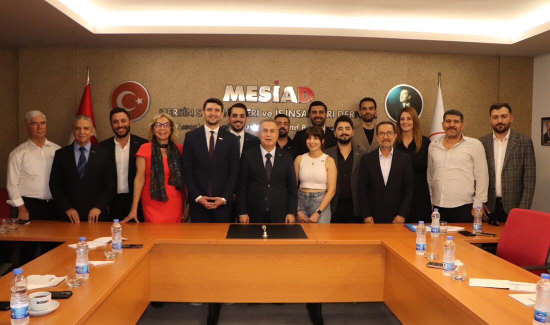 AKADEMİSİAD ÜYE KABULÜ VE ROZET TAKMA TÖRENİ GERÇEKLEŞTİ Mersin Sanayicileri ve İş