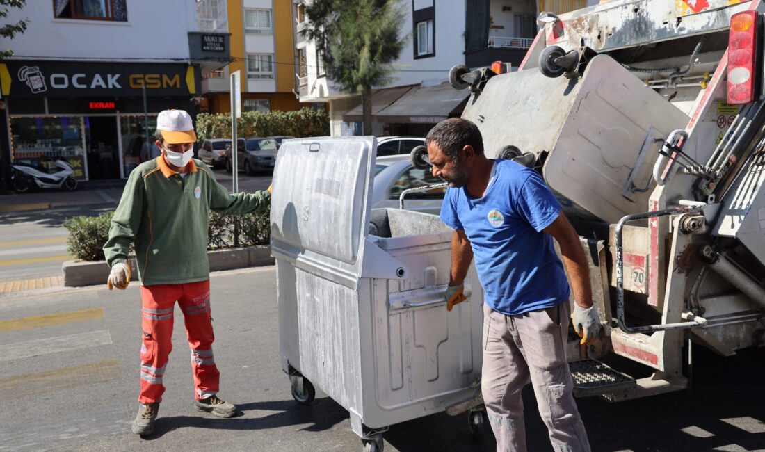 TOROSLAR BELEDİYESİ YIPRANAN ÇÖP KONTEYNERLERİNİ GERİ KAZANIYOR Toroslar Belediyesi, zaman içinde