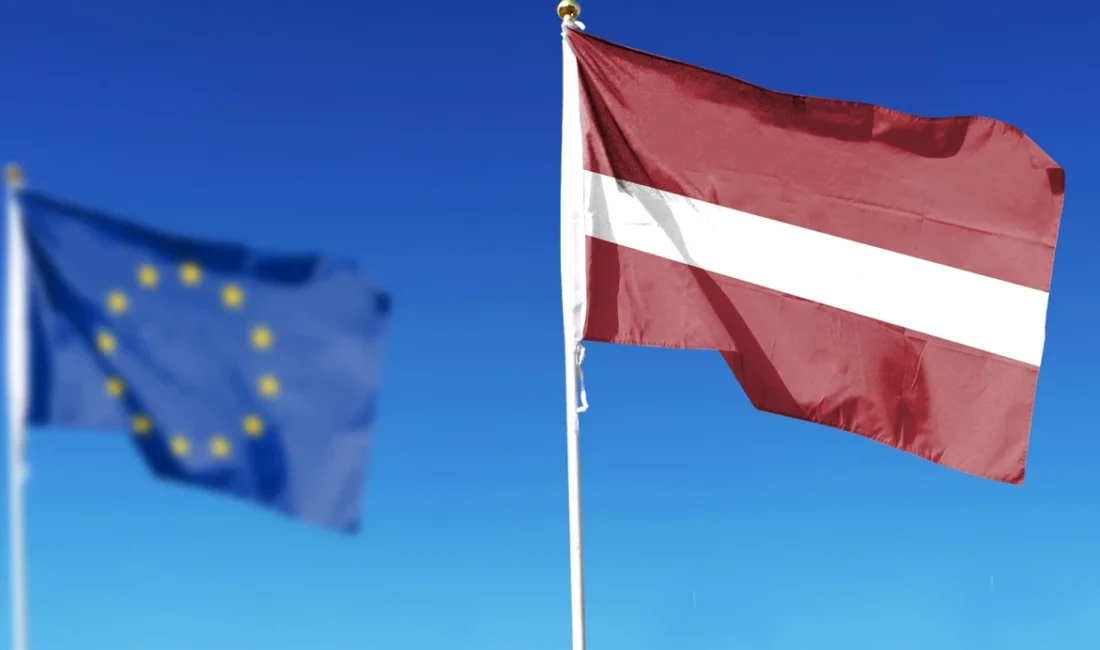 Letonya parlamentosu yaklaşık 13