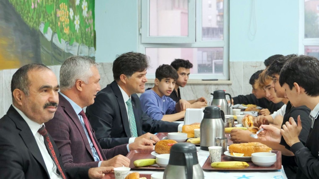 EŞ ZAMANLI OLARAK PANSİYON ZİYARETLERİ GERÇEKLEŞTİRİLDİ İl Millî Eğitim Müdürü