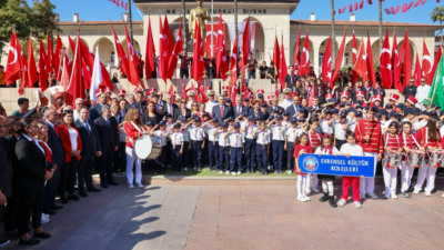 CUMHURİYETİN 102. YIL DÖNÜMÜ COŞKUYLA KUTLANDI 