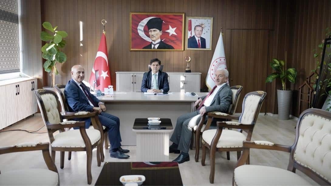 SAİM KAYIKÇIOĞLU, ÖZDEMİRCİ’YE HAYIRLI OLSUN ZİYARETİNDE BULUNDU Mersin Otogalericiler Dernek Başkanı