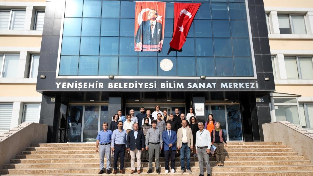 ÖZDEMİRCİ, YENİŞEHİR BİLİM VE SANAT MERKEZİ ZİYARETİ GERÇEKLEŞTİRDİ İl Millî Eğitim Müdürü