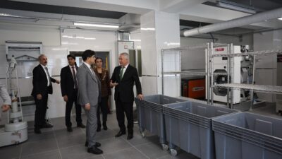 ÖZDEMİRCİ, HALK EĞİTİM MERKEZİ İLE REHBERLİK VE ARAŞTIRMA MERKEZİNİ ZİYARET ETTİ