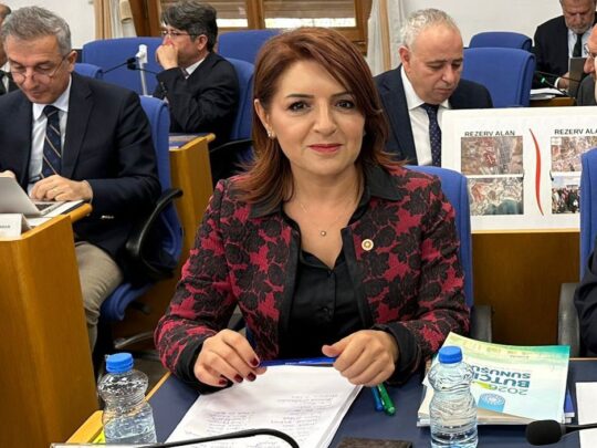 CHP’Lİ KIŞ: “MERSİN, İKTİDARIN İHMALİYLE KİRLETİLEN VE YÜK ALTINDA EZİLEN BİR KENT HÂLİNE GELDİ”