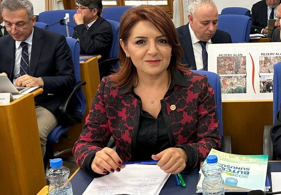 CHP’Lİ KIŞ: “MERSİN, İKTİDARIN İHMALİYLE KİRLETİLEN VE YÜK ALTINDA EZİLEN BİR KENT HÂLİNE GELDİ”