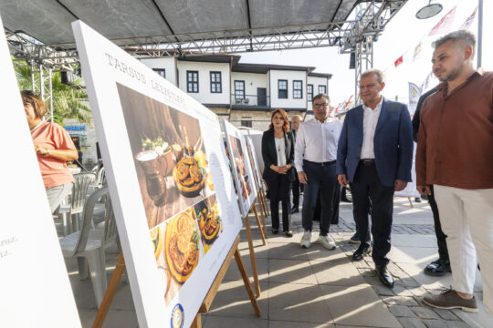 BİRGÜL, TANTUNİ VE HUMUSU YENİDEN YORUMLADI: ORTAYA ‘TARSTUNİ’ ÇIKTI Mersin Büyükşehir Belediyesi tarafından bu