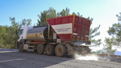 MERSİN BÜYÜKŞEHİR BELEDİYESİ, GÜLNAR KIRSALINDA ULAŞIMI KONFORLU VE MODERN HALE GETİRMEYİ SÜRDÜRÜYOR