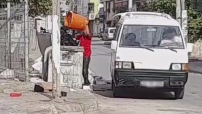 Akdeniz’de Çevreyi Kirleten Şahıslar, Duyarlı Bir Vatandaşların Cep Telefonu Kamerasına Yakalandı