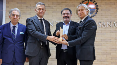 Mersin Kenti Edebiyat Ödülü Ahmet Ümit’in