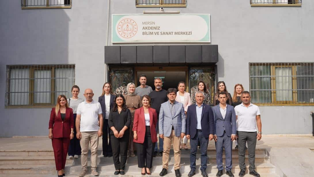 ÖZDEMİRCİ, HAFTA SONU AÇIK OLAN EĞİTİM KURUMLARINA ZİYARET GERÇEKLEŞTİRDİ İl Millî Eğitim Müdürü