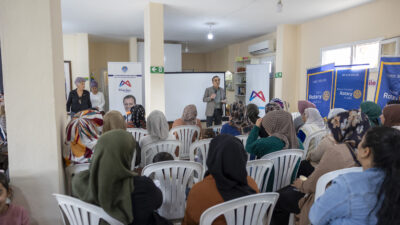 BÜYÜKŞEHİR VE ROTARY KULÜPLERİ İŞ BİRLİĞİYLE KADINLARA EĞİTİM PROGRAMI DÜZENLENDİ