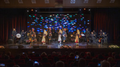 BÜYÜKŞEHİR, HALK MÜZİĞİ EZGİLERİ İLE HALK DANSLARINI BULUŞTURDU