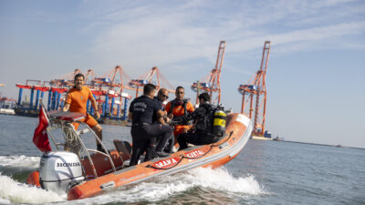 MERSİN BÜYÜKŞEHİR BELEDİYESİ ARAMA KURTARMA EKİPLERİ, HAVADA, KARADA VE DENİZDE HER DAİM HAZIR