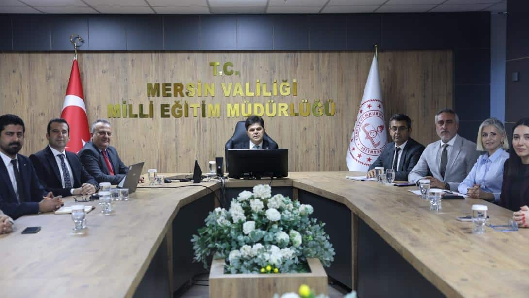 ÖZDEMİRCİ BAŞKANLIĞINDA “ÖĞRETMEN AKADEMİSİ” TOPLANTISI GERÇEKLEŞTİRİLDİ İl Millî Eğitim Müdürü