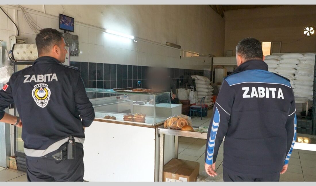 HİJYEN KURALLARINA UYMAYAN İŞLETME MÜHÜRLENDİ Tarsus Belediyesi ekipleri, okul