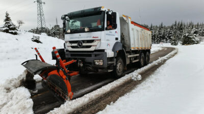 Mersin Büyükşehir Belediyesi ekipleri, kentin