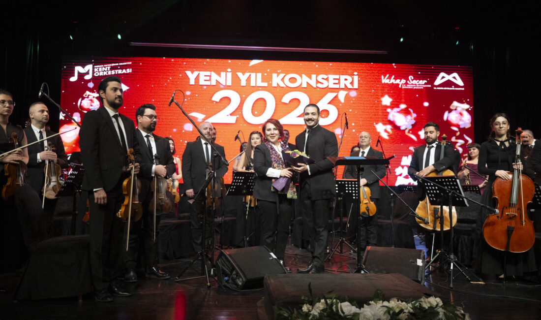 KENT ORKESTRASI YENİ YIL KONSERİYLE SANATSEVERLERE UNUTULMAZ BİR AKŞAM YAŞATTI Mersin Büyükşehir Belediyesi, yeni