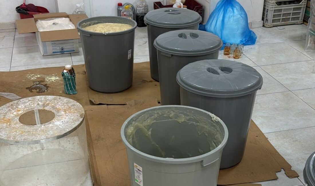 SAHTE AĞRI KESİCİ VE KAŞINTI KREMLERİNE EL KONULDU, 6 BİNİ AŞKIN ÜRÜN İMHA EDİLDİ Toroslar Belediye Başkanı Abdurrahman