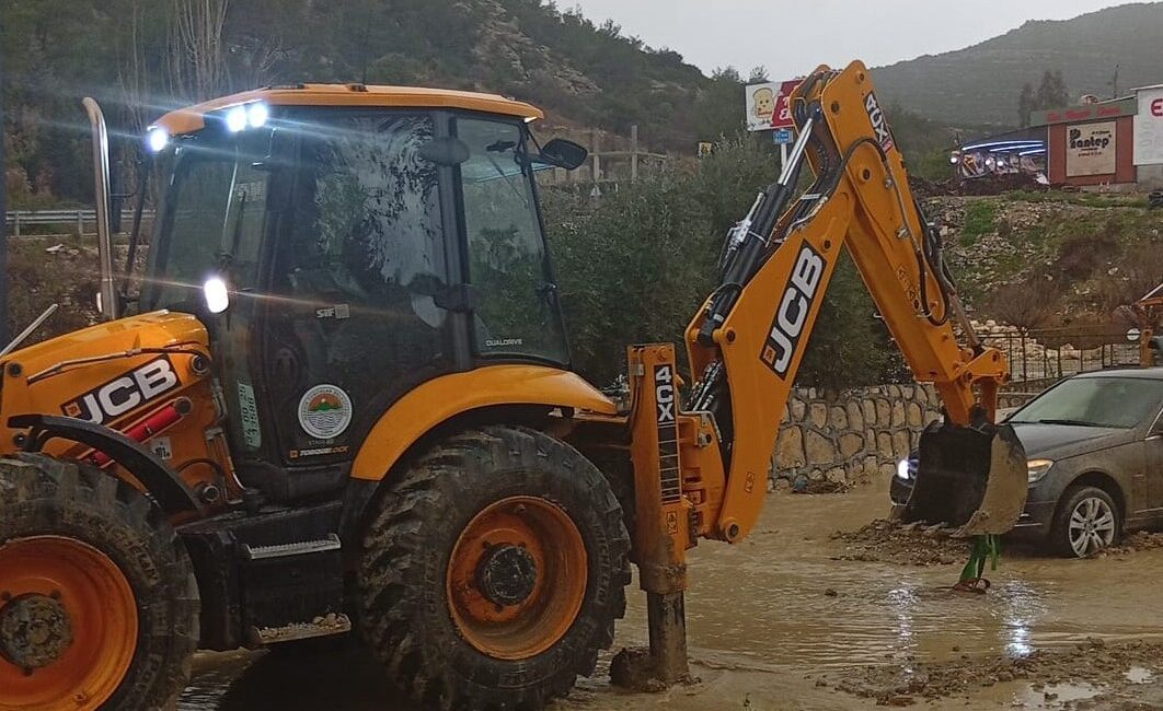 Mersin’de etkili olan sağanak