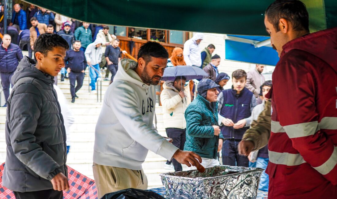 MEZİTLİ BELEDİYESİ’NDEN 6 ŞUBAT DEPREM ŞEHİTLERİ ANISINA LOKMA İKRAMI Mezitli Belediyesi, 6 Şubat