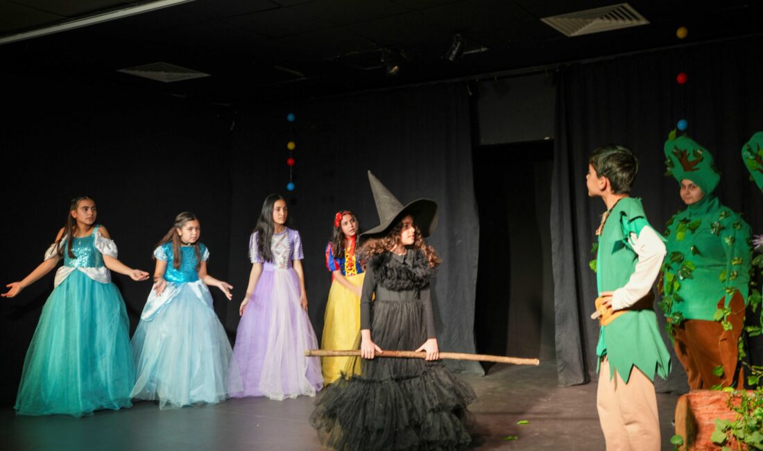 TARSUS BELEDİYESİ ŞEHİR TİYATROSU’NDAN ANLAMLI GÖSTERİ TARSUS BELEDİYESİ ŞEHİR TİYATROSU’NDAN ANLAMLI GÖSTERİ