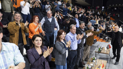 BAŞKAN SEÇER VE MERAL SEÇER, MSK-ALİAĞA PETKİM KARŞILAŞMASINI İZLEDİ Türkiye Belediyeler Birliği (TBB) Başkan