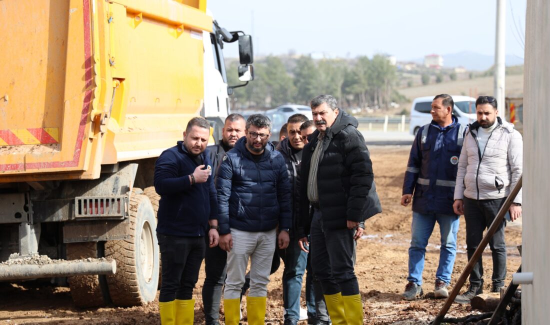 TOROSLAR BELEDİYESİ SAĞANAK YAĞIŞIN İZLERİNİ SİLMEK İÇİN 7/24 ÇALIŞIYOR Toroslar Belediye Başkanı Abdurrahman