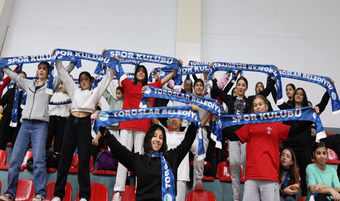 TOROSLAR’IN MELEKLERİ ZİRVEDE: KADIN HENTBOL TAKIMI PLAY-OFF’A YÜKSELDİ Toroslar Belediyesi Kadın Hentbol Takımı,