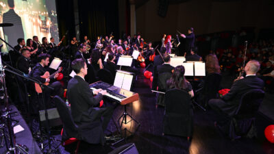 AJDA PEKKAN ŞARKILARI, BÜYÜKŞEHİR KENT ORKESTRASIYLA YENİDEN HAYAT BULDU Mersin Büyükşehir Belediyesi kültür, Sanat