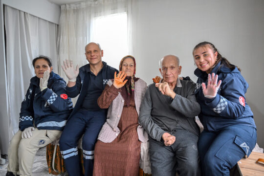 MERSİN BÜYÜKŞEHİR’İN EVDE SAĞLIK VE BAKIM HİZMETLERİ GÜVENLİ VE DEĞERLİ YAŞAMIN KAPISINI AÇIYOR Mersin Büyükşehir Belediyesi, Sağlık İşleri